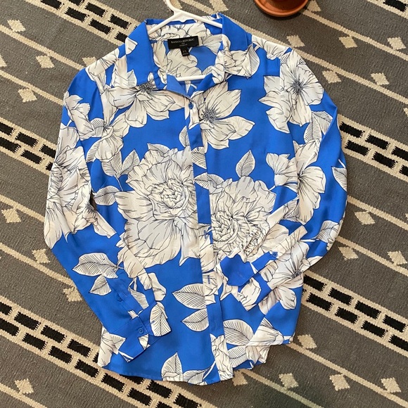 Banana Republic Classic Fit Drapey shirt - Picture 2 of 3